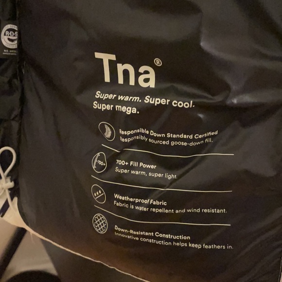 TNA the mega puff white puffer jacket - Picture 3 of 4